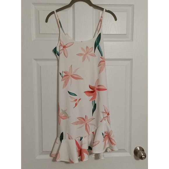 Boutique Dresses & Skirts - Women's Boutique Floral Print White/Pink Ruffle Bottom Sun Dress Size Medium
